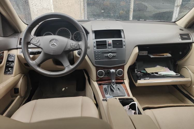 Used Mercedes-Benz C-Class 2008 C 200K Standard Model Center Console