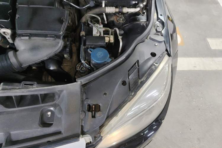 Used Mercedes-Benz C-Class 2008 C 200K Fashion Model Engine Bay Left