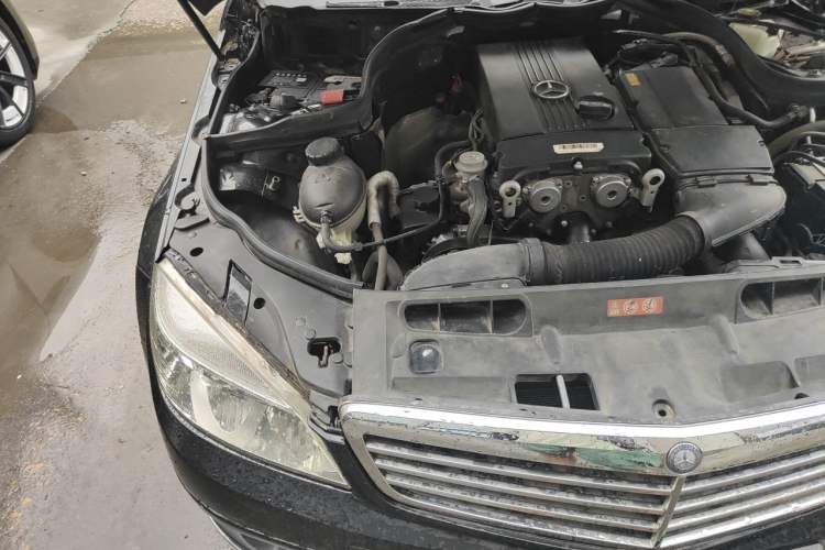 Used Mercedes-Benz C-Class 2008 C 200K Standard Model Engine Bay Right