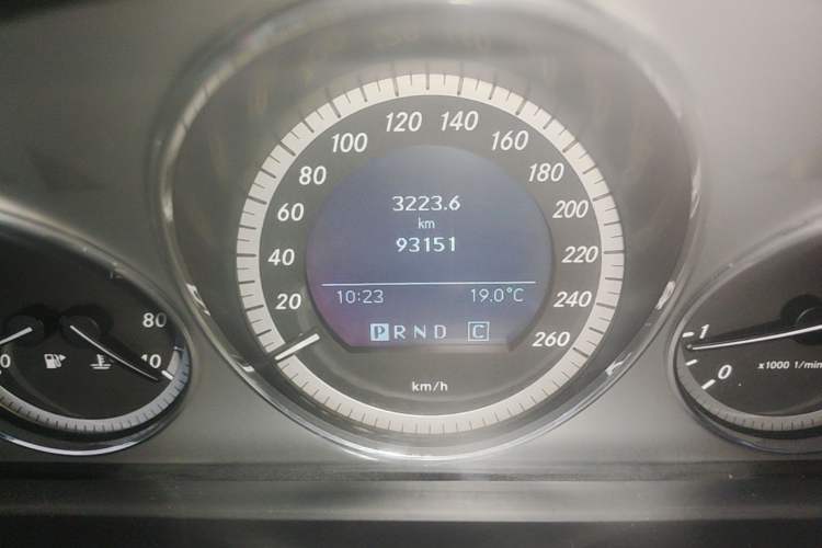 Used Mercedes-Benz C-Class 2008 C 200K Fashion Model Odometer Close Up