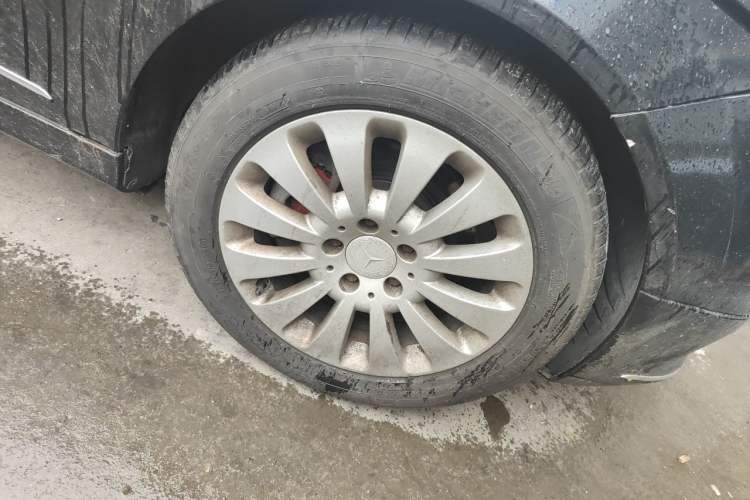Used Mercedes-Benz C-Class 2008 C 200K Standard Model Right Front Wheel Hub