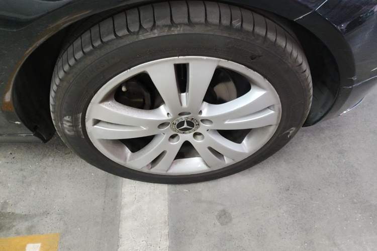 Used Mercedes-Benz C-Class 2008 C 200K Fashion Model Right Front Wheel Hub