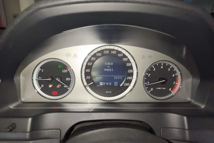 Used Mercedes-Benz C-Class 2008 C 200K Fashion Model Odometer Close Up