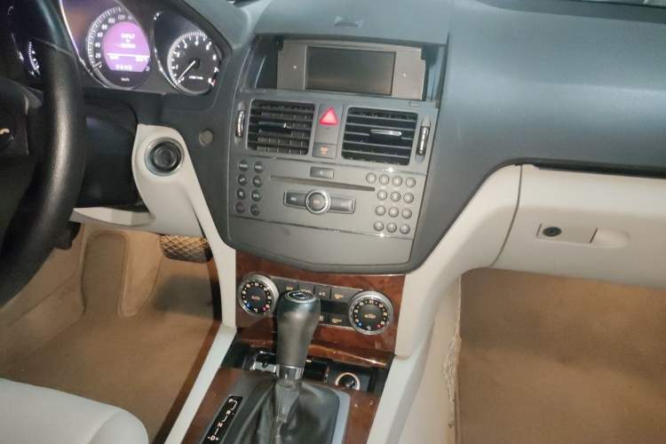 Used Mercedes-Benz C-Class 2008 C 200K Elegant Model Audio And AC Panel