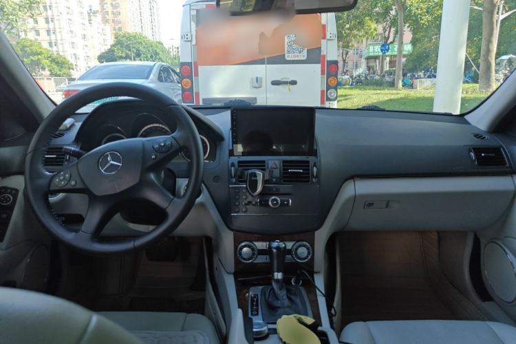 Used Mercedes-Benz C-Class 2008 C 200K Standard Model Center Console