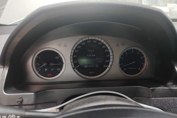 Used Mercedes-Benz C-Class 2008 C 230 Fashion Model Odometer Close Up