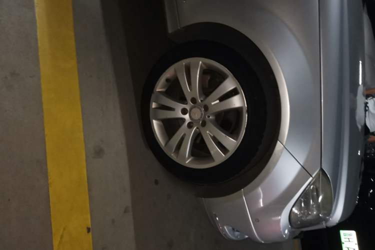 Used Mercedes-Benz C-Class 2008 C 200K Fashion Model Right Front Wheel Hub