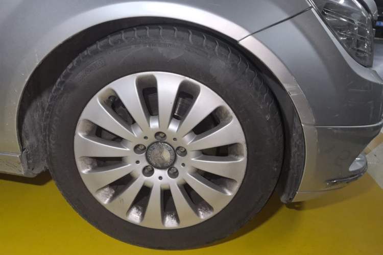 Used Mercedes-Benz C-Class 2008 C 200K Standard Model Right Front Wheel Hub