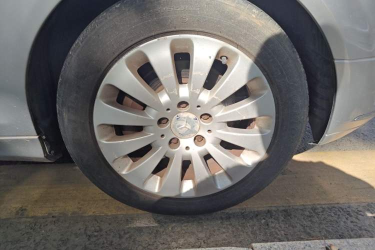 Used Mercedes-Benz C-Class 2008 C 200K Standard Model Right Front Wheel Hub