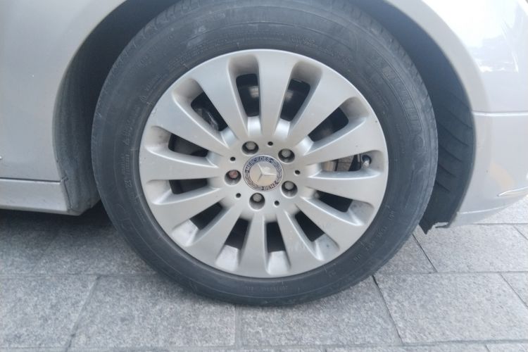 Used Mercedes-Benz C-Class 2008 C 200K Standard Model Right Front Wheel Hub