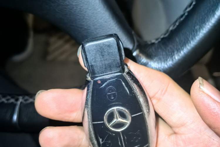 Used Mercedes-Benz C-Class 2008 C 200K Standard Model Vehicle Key