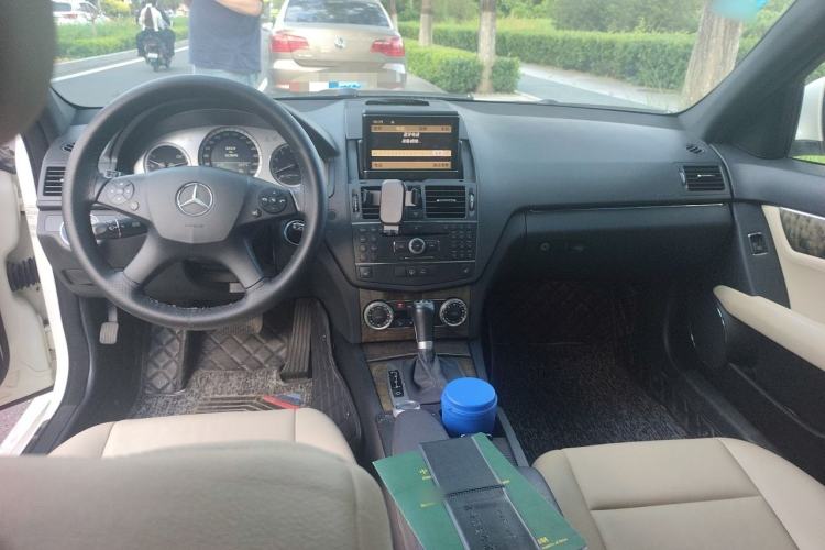 Used Mercedes-Benz C-Class 2008 C 280 Fashion Model Center Console