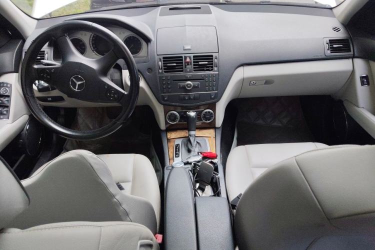 Used Mercedes-Benz C-Class 2008 C 230 Fashion Model Center Console