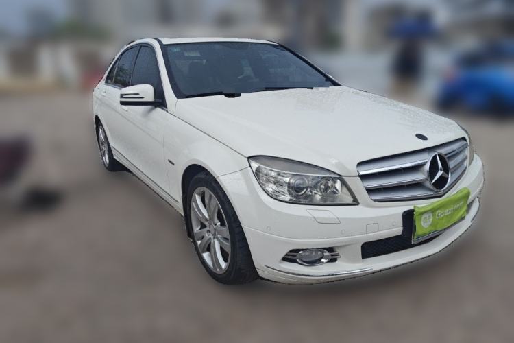 Used Mercedes-Benz C-Class 2008 C 200K Fashion Model Front Right 45 Deg