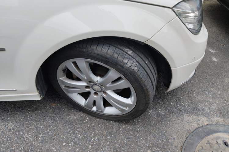 Used Mercedes-Benz C-Class 2008 C 230 Fashion Model Right Front Wheel Hub