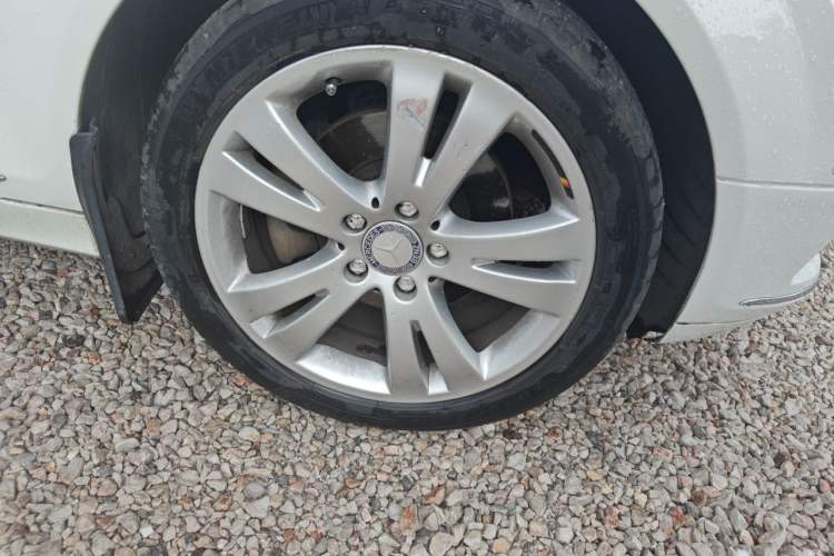 Used Mercedes-Benz C-Class 2008 C 200K Fashion Model Right Front Wheel Hub