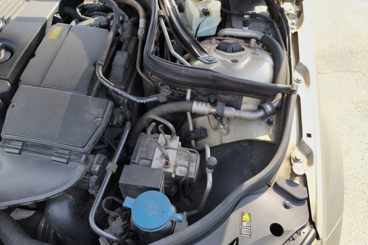 Used Mercedes-Benz C-Class 2008 C 200K Fashion Model Engine Bay Left