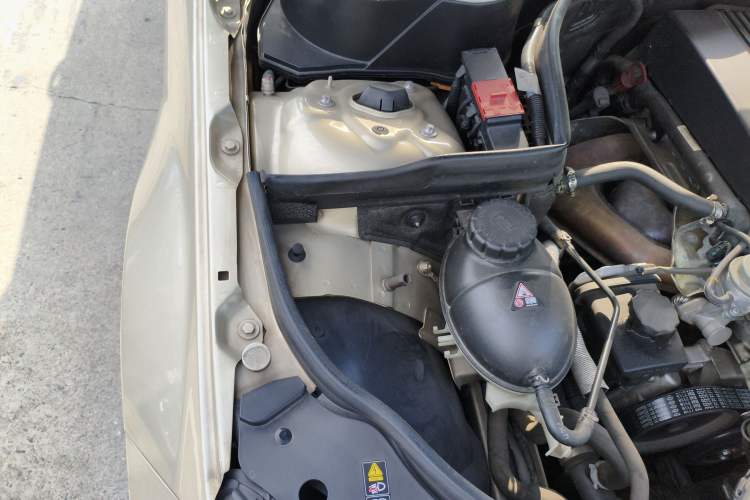 Used Mercedes-Benz C-Class 2008 C 200K Fashion Model Engine Bay Right