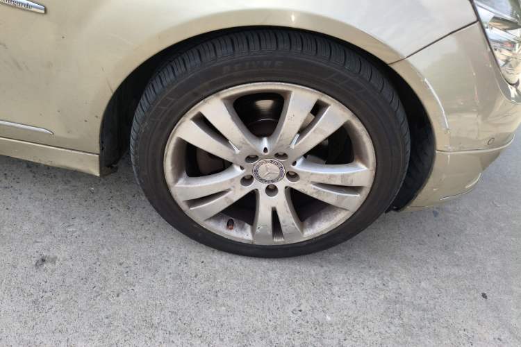 Used Mercedes-Benz C-Class 2008 C 200K Fashion Model Right Front Wheel Hub