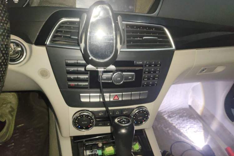 Used Mercedes-Benz C-Class 2010 C 180K Classic model Audio And AC Panel