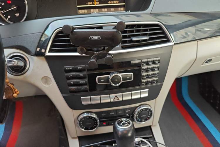 Used Mercedes-Benz C-Class 2010 C 180K Classic model Audio And AC Panel