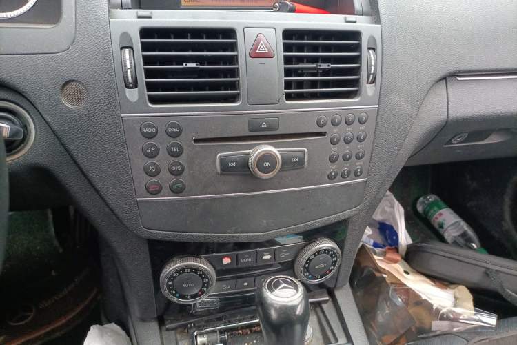 Used Mercedes-Benz C-Class 2010 C 180K Classic model Audio And AC Panel