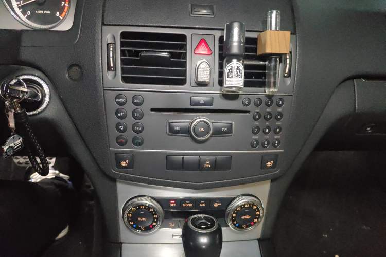 Used Mercedes-Benz C-Class 2010 C 200 CGI Estate Audio And AC Panel