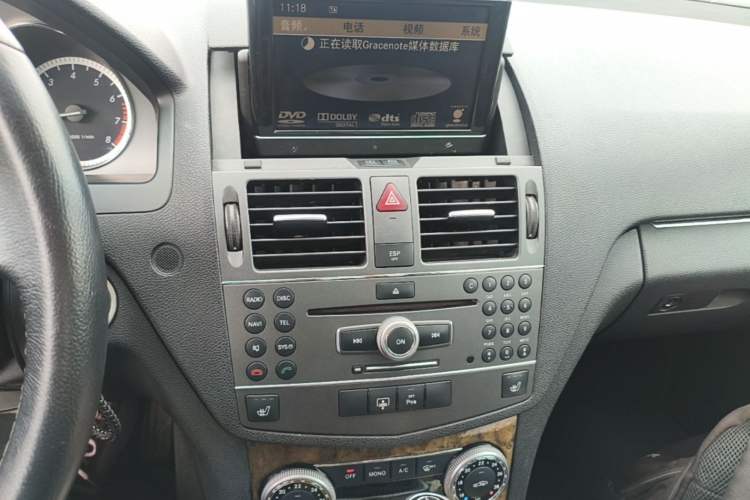 Used Mercedes-Benz C-Class 2010 C 300 Fashion Model Audio And AC Panel