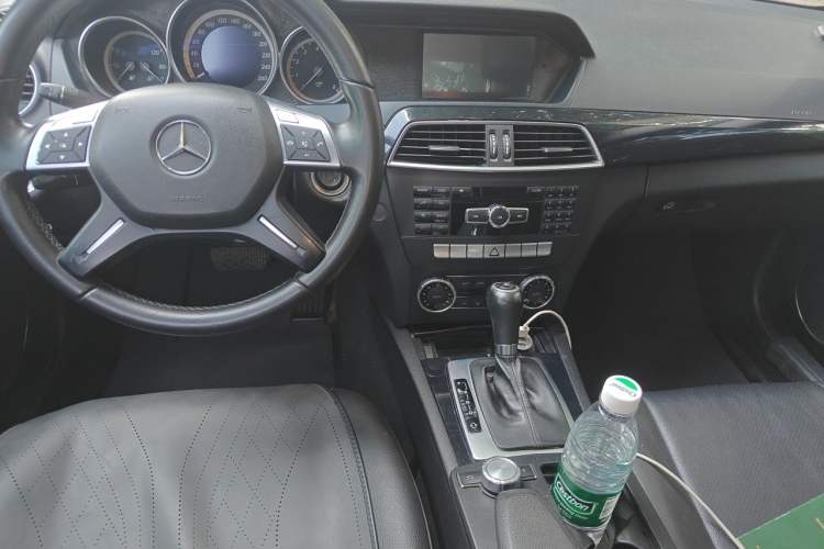 Used Mercedes-Benz C-Class 2010 C 180K Classic model Center Console