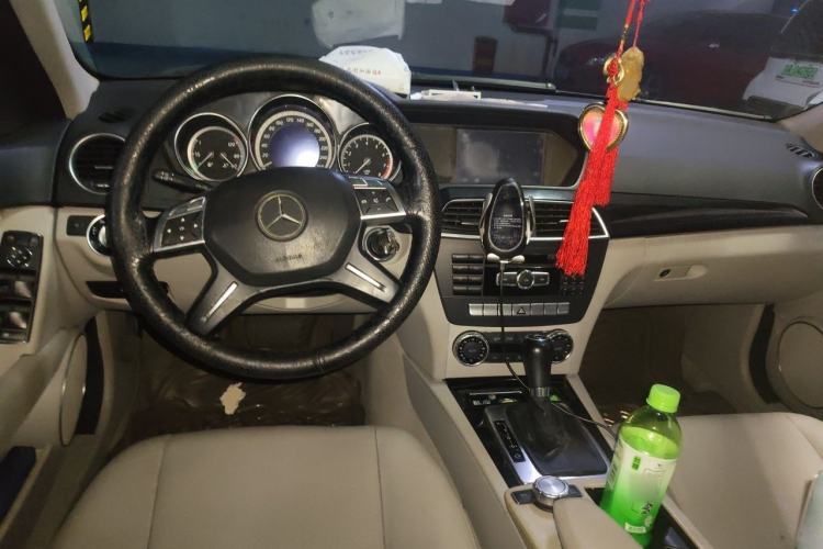 Used Mercedes-Benz C-Class 2010 C 180K Classic model Center Console