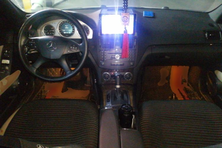 Used Mercedes-Benz C-Class 2010 C 200K Fashion Model Center Console
