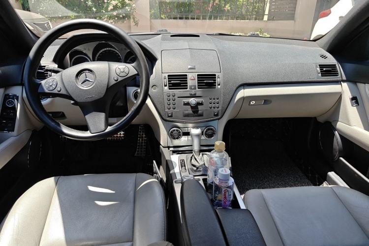 Used Mercedes-Benz C-Class 2010 C 200 CGI Estate Center Console