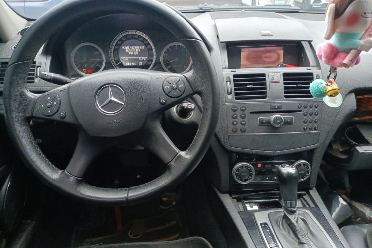 Used Mercedes-Benz C-Class 2010 C 180K Classic model Center Console