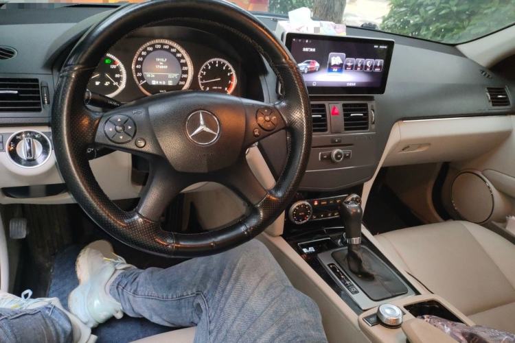Used Mercedes-Benz C-Class 2010 C 180K Classic model Center Console