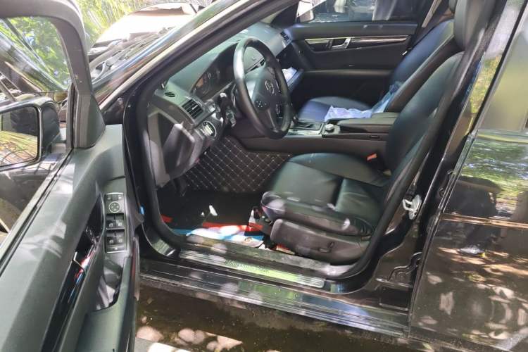 Used Mercedes-Benz C-Class 2010 C 180K Classic model Driver Seat