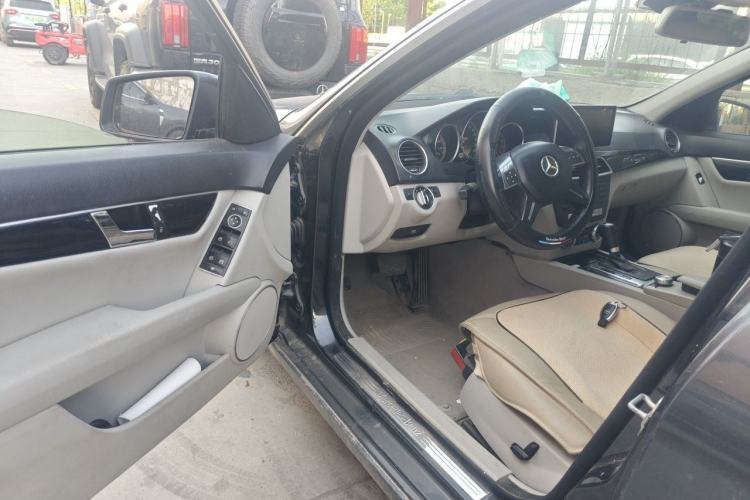 Used Mercedes-Benz C-Class 2010 C 180K Classic model Driver Seat