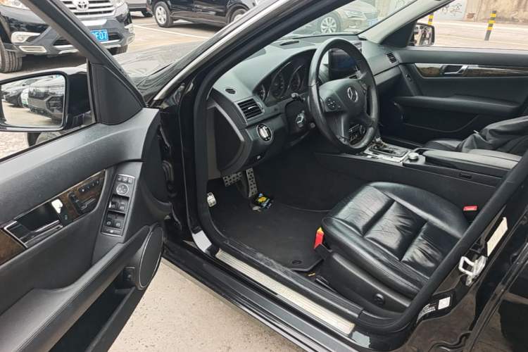 Used Mercedes-Benz C-Class 2010 C 200 CGI Fashion Model Driver Seat