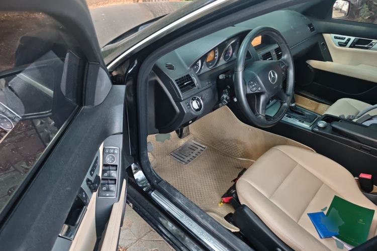 Used Mercedes-Benz C-Class 2010 C 200 CGI Estate Driver Seat