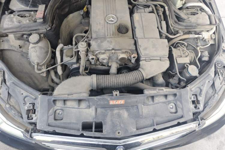 Used Mercedes-Benz C-Class 2010 C 180K Classic model Engine Bay