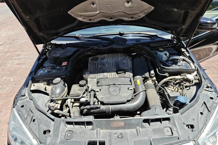 Used Mercedes-Benz C-Class 2010 C 200 CGI Estate Engine Bay