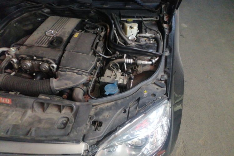 Used Mercedes-Benz C-Class 2010 C 200K Fashion Model Engine Bay Left