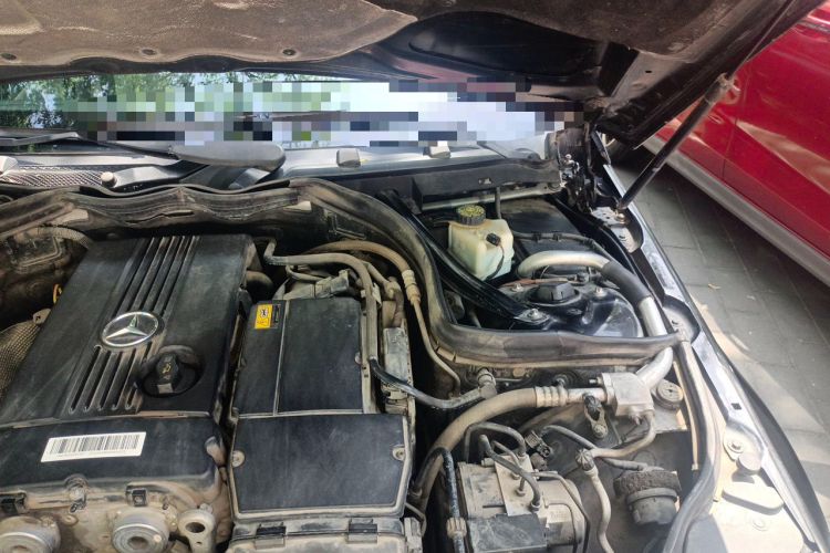 Used Mercedes-Benz C-Class 2010 C 180K Classic model Engine Bay Left