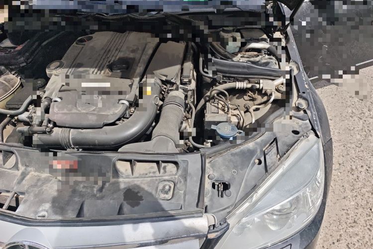 Used Mercedes-Benz C-Class 2010 C 200 CGI Fashion Model Engine Bay Left