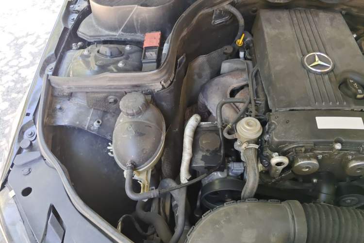 Used Mercedes-Benz C-Class 2010 C 180K Classic model Engine Bay Right