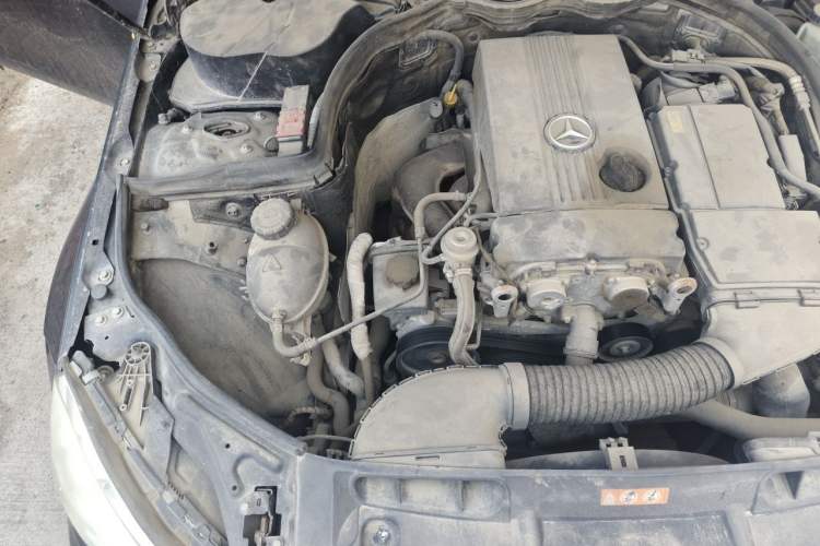 Used Mercedes-Benz C-Class 2010 C 180K Classic model Engine Bay Right