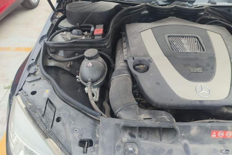 Used Mercedes-Benz C-Class 2010 C 300 Fashion Model Engine Bay Right