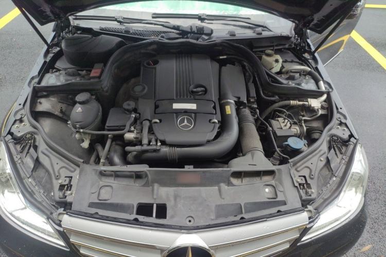 Used Mercedes-Benz C-Class 2010 C 200 CGI Elegance Model Engine Bay