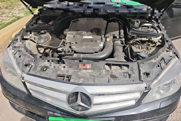 Used Mercedes-Benz C-Class 2010 C 200 CGI Fashion Model Engine Bay