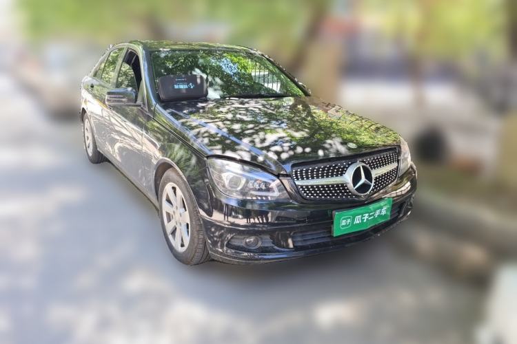Used Mercedes-Benz C-Class 2010 C 180K Classic model Front Right 45 Deg