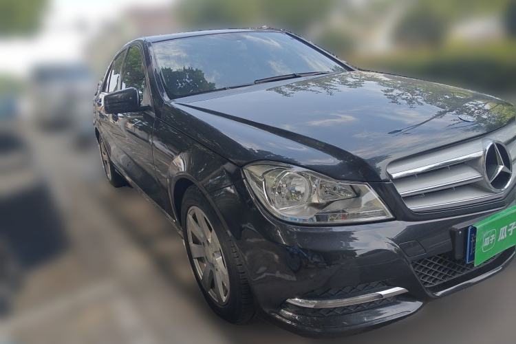 Used Mercedes-Benz C-Class 2010 C 180K Classic model Front Right 45 Deg